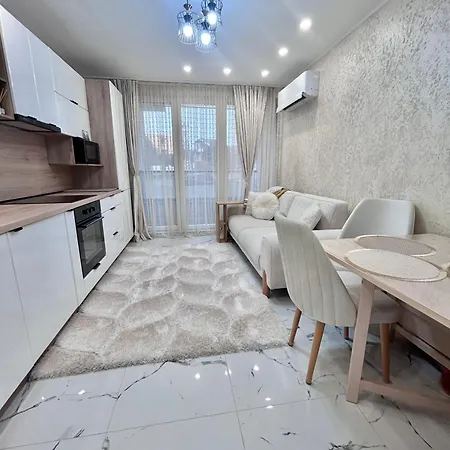 Seaside Apartment *